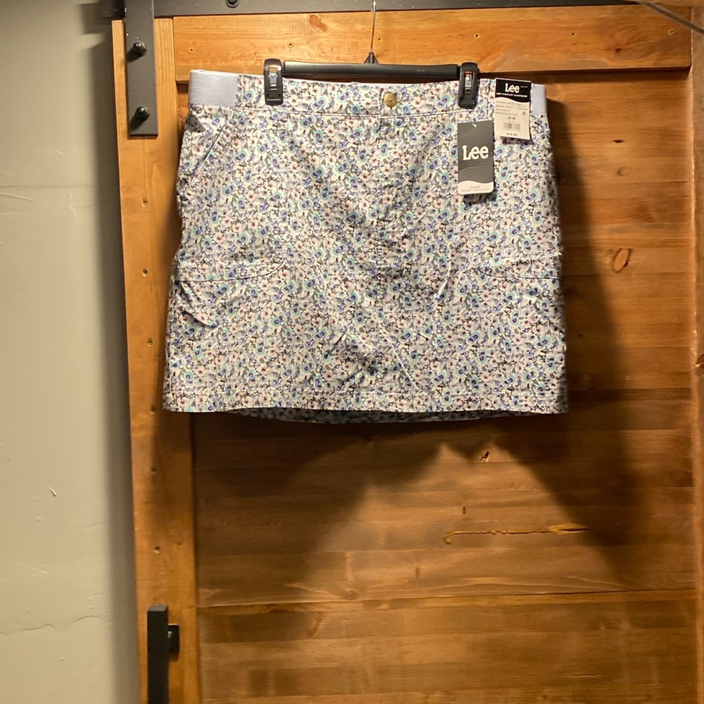 Lee skort size 20